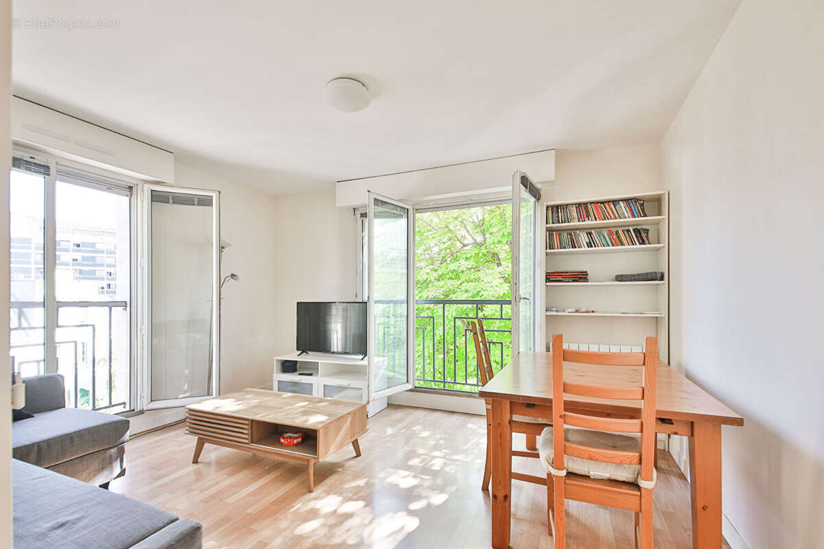 Appartement à PARIS-14E