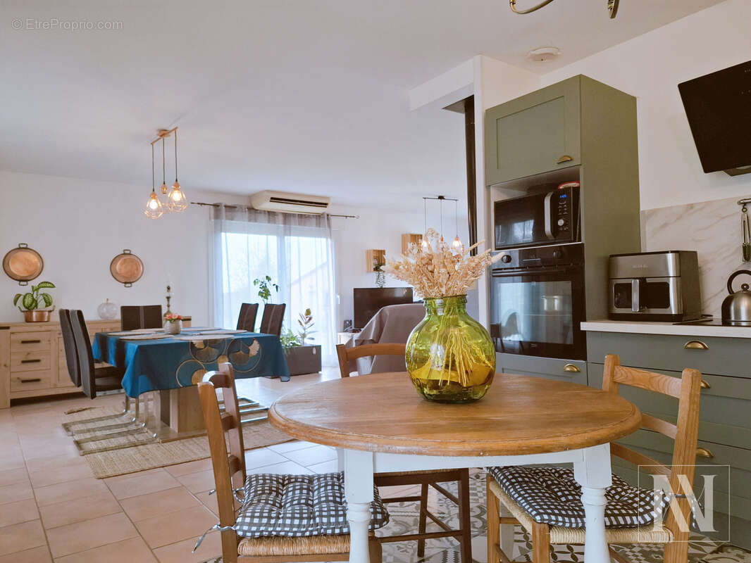 Maison à MONTSUZAIN