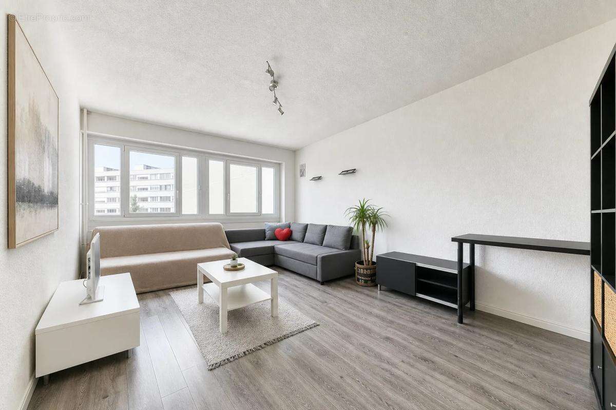 Lyon 8e, Appart T4 lumineux avec garage - photo 2