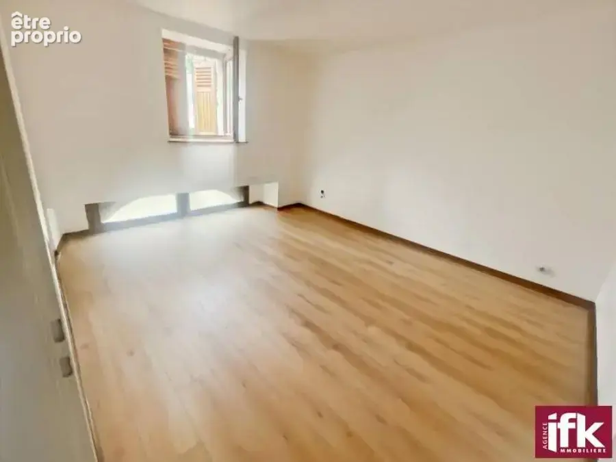 Ensemble immobilier de 5 appartements - 4 garages - terrain de 900 m² - photo 9