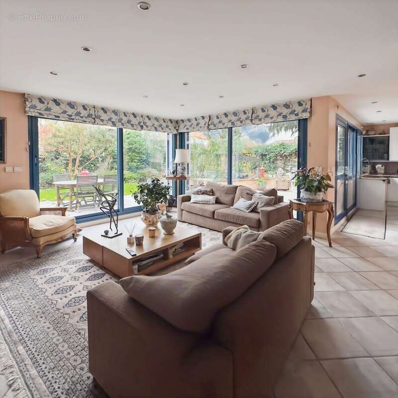 Maison à LIMEIL-BREVANNES