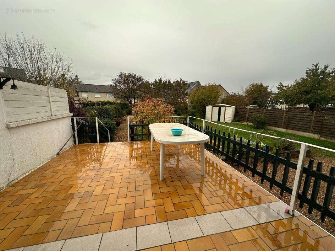 Maison à SAINT-PAVACE