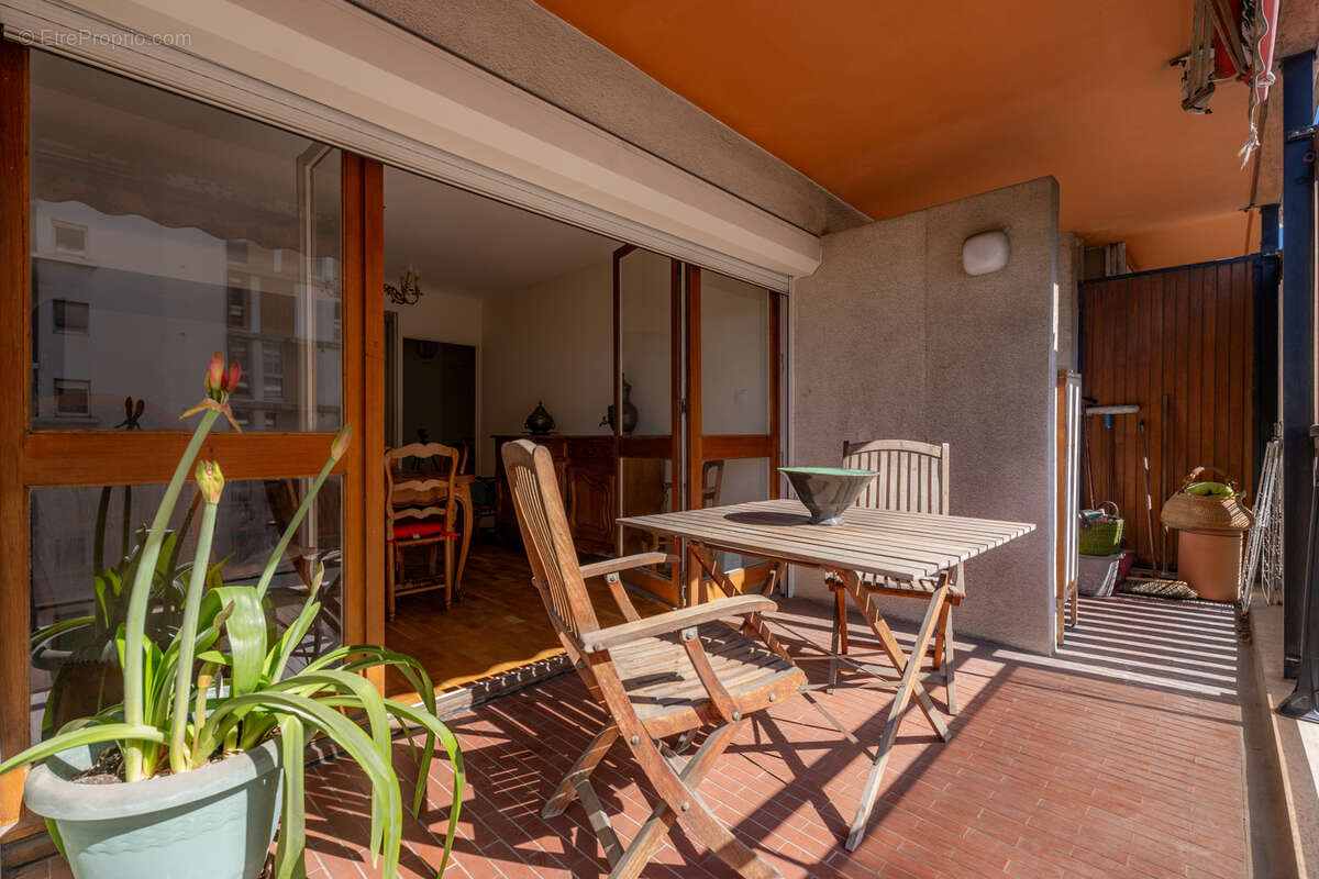 Appartement à MARSEILLE-2E