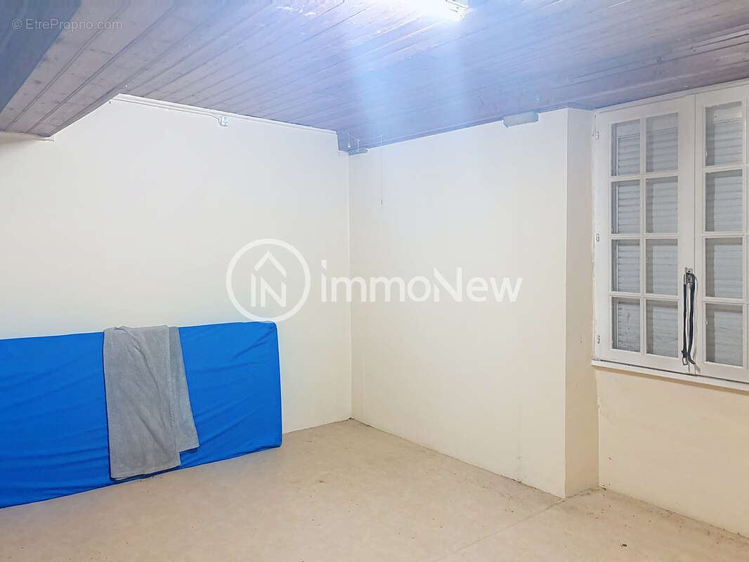 Maison de bourg 67 m2 a renover sur terrain de 332 m2 - photo 8