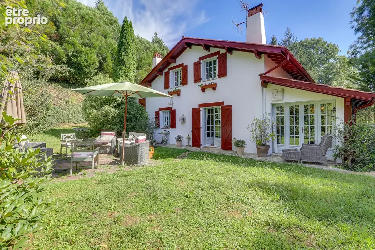Photo Maison à Saint-Pee-Sur-Nivelle au prix de 695 000€