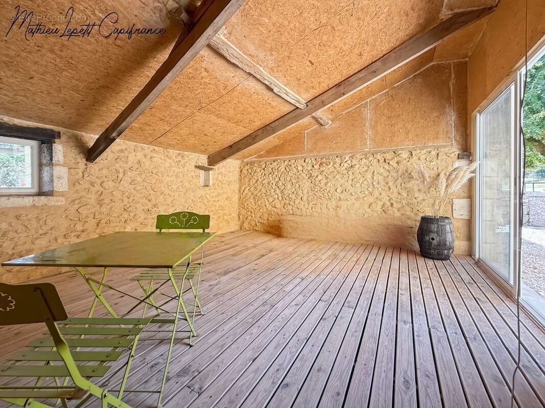 Aux portes de Périgueux – Authentique longère en pierre du XIXᵉ siècle 210 M²- T7 – DPE B – Terrain clos de 1,14 hectare-dépenda - photo 22