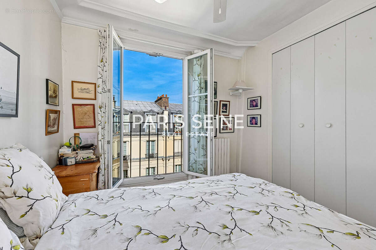 Appartement à PARIS-7E