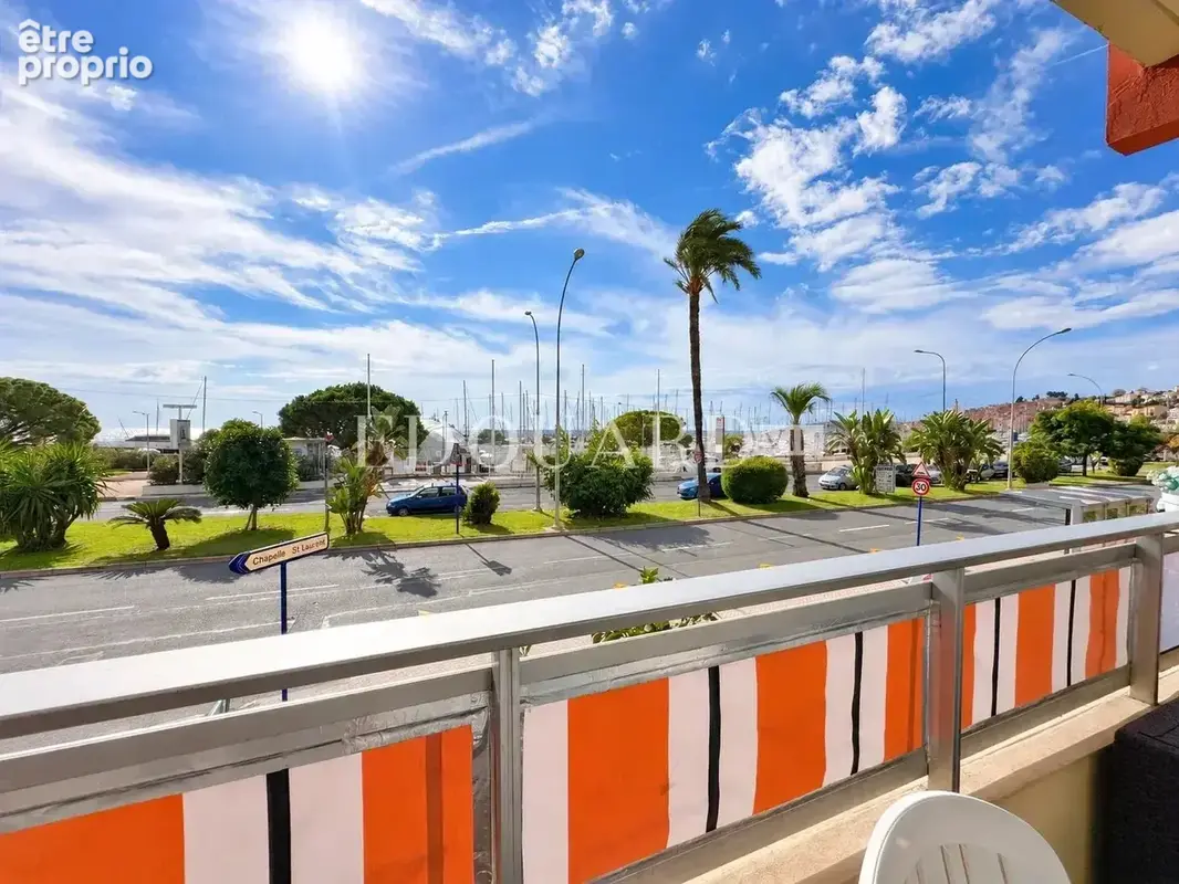 Face au port de plaisance de Menton, en exclusivité studio rénové avec terrasse et agréable vue mer - photo 7