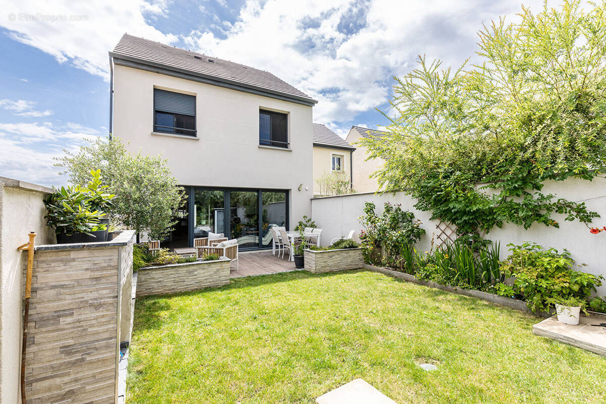 Maison à SAULX-LES-CHARTREUX