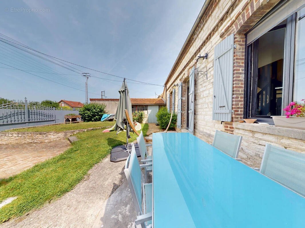 Maison à SAINTE-SAVINE