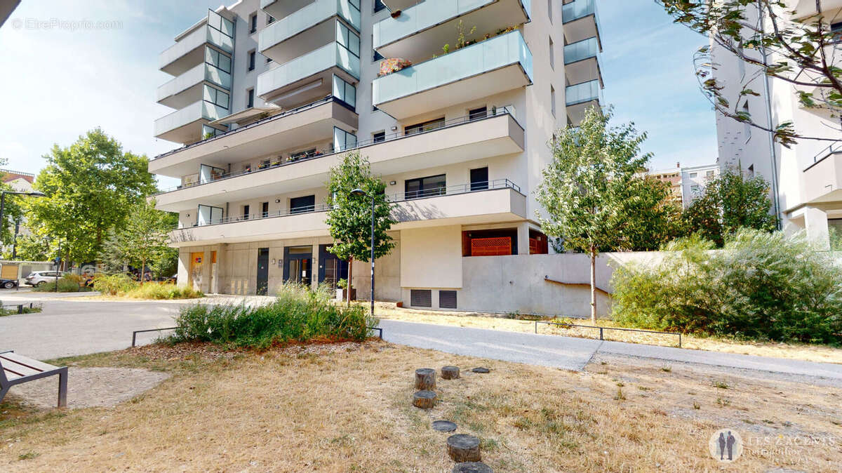 Appartement Grenoble T3 65m2 terrasse + garage - photo 12