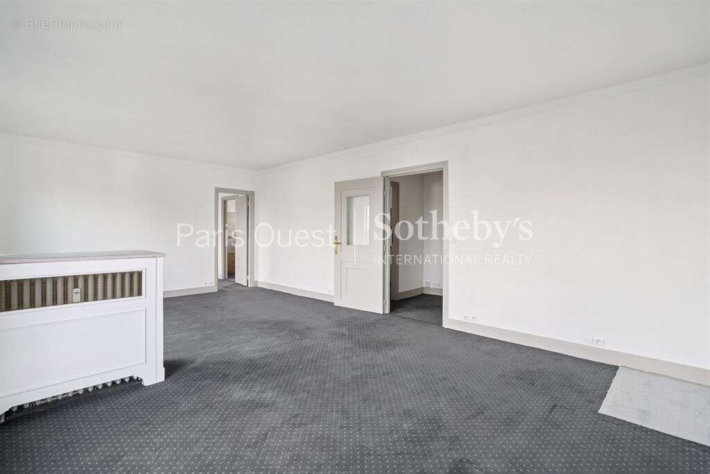 Appartement à NEUILLY-SUR-SEINE