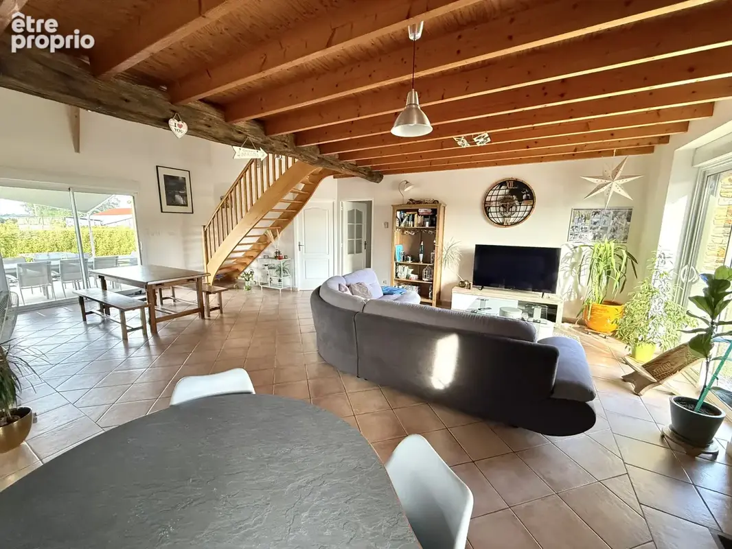 Maison 8 pièces 176m2 - photo 2