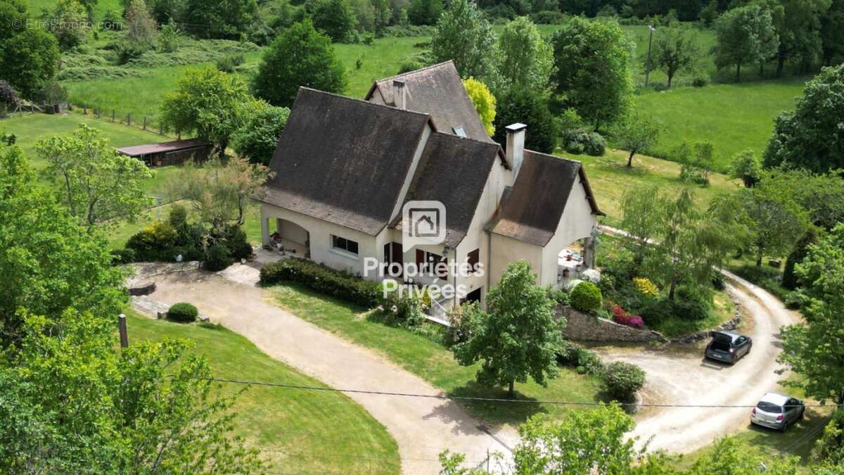 Maison à SAINT-MARTIAL-DE-VALETTE