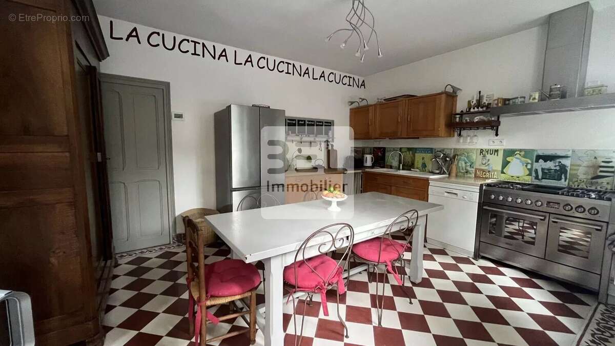 Maison à SAINT-VICTOR-LA-COSTE