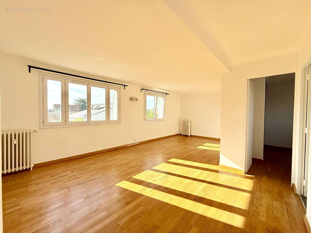 Appartement à CARRIERES-SUR-SEINE