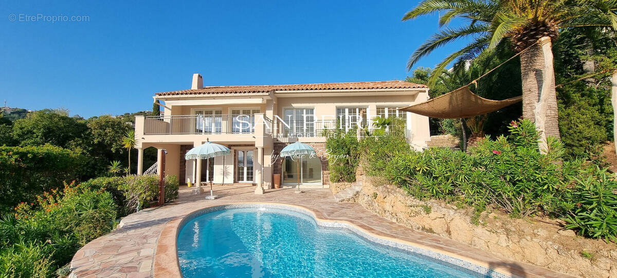 Maison à LES ISSAMBRES