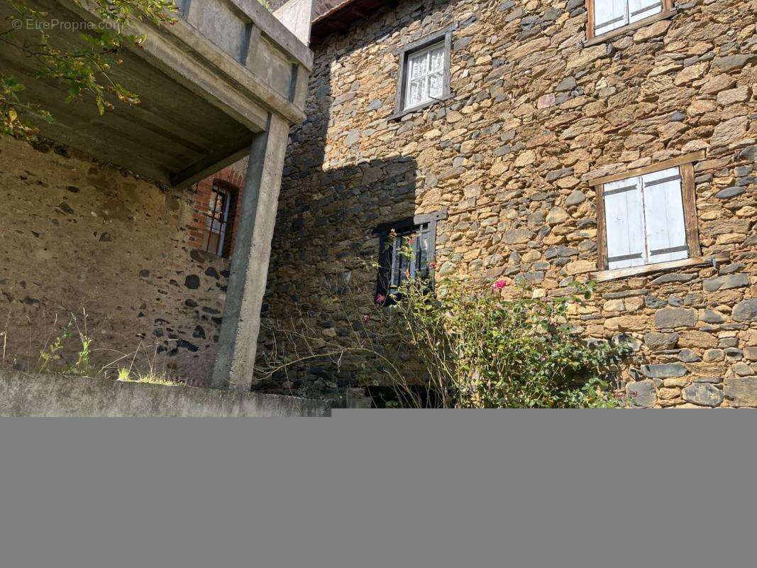 Maison à GRENIER-MONTGON