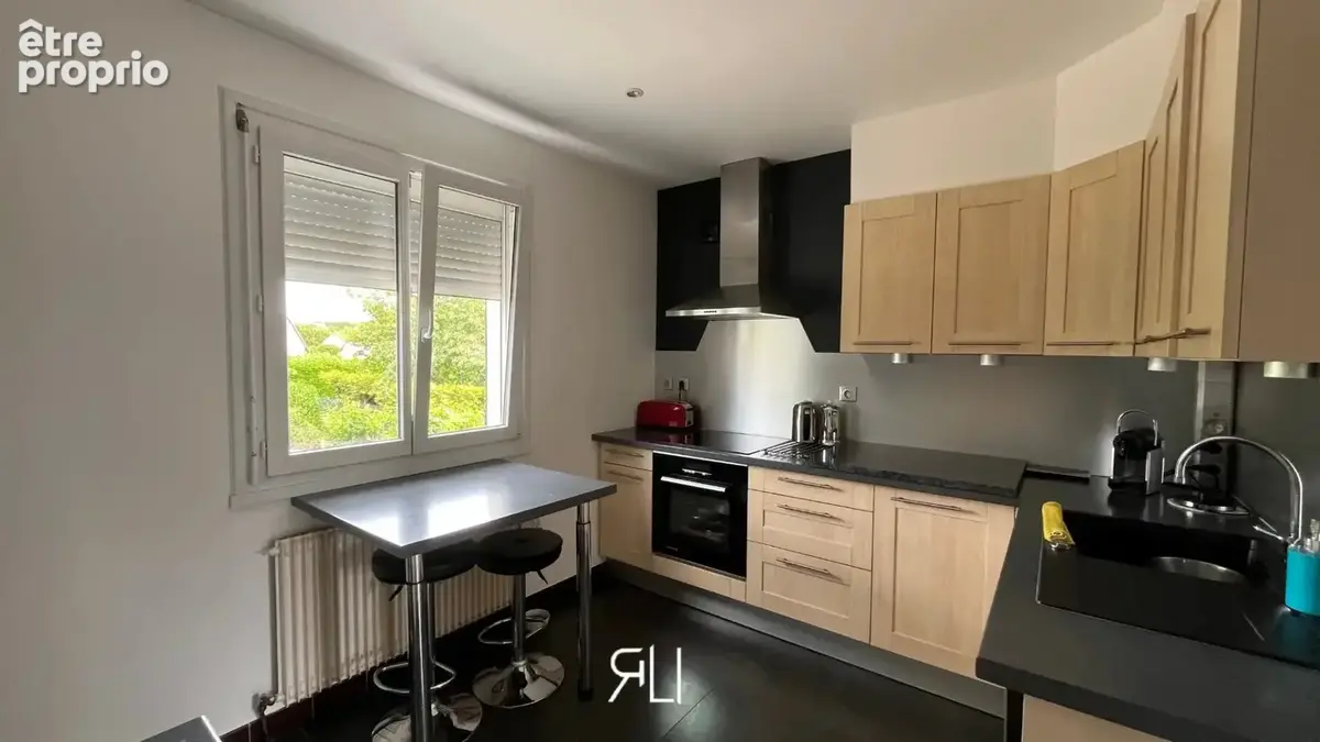 Maison sur sous-sol, 5 chambres - photo 2
