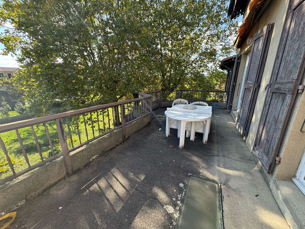 Bien de caractère à Annonay - Quartier recherché - photo 4