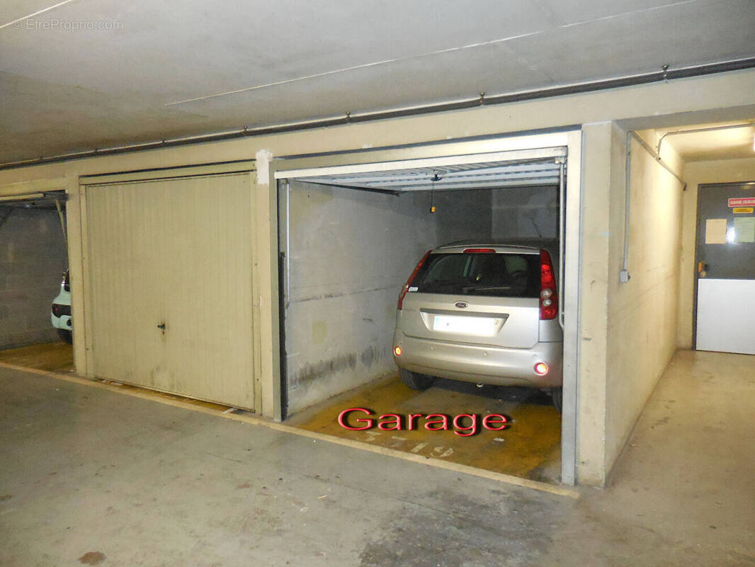 Parking à MARSEILLE-6E