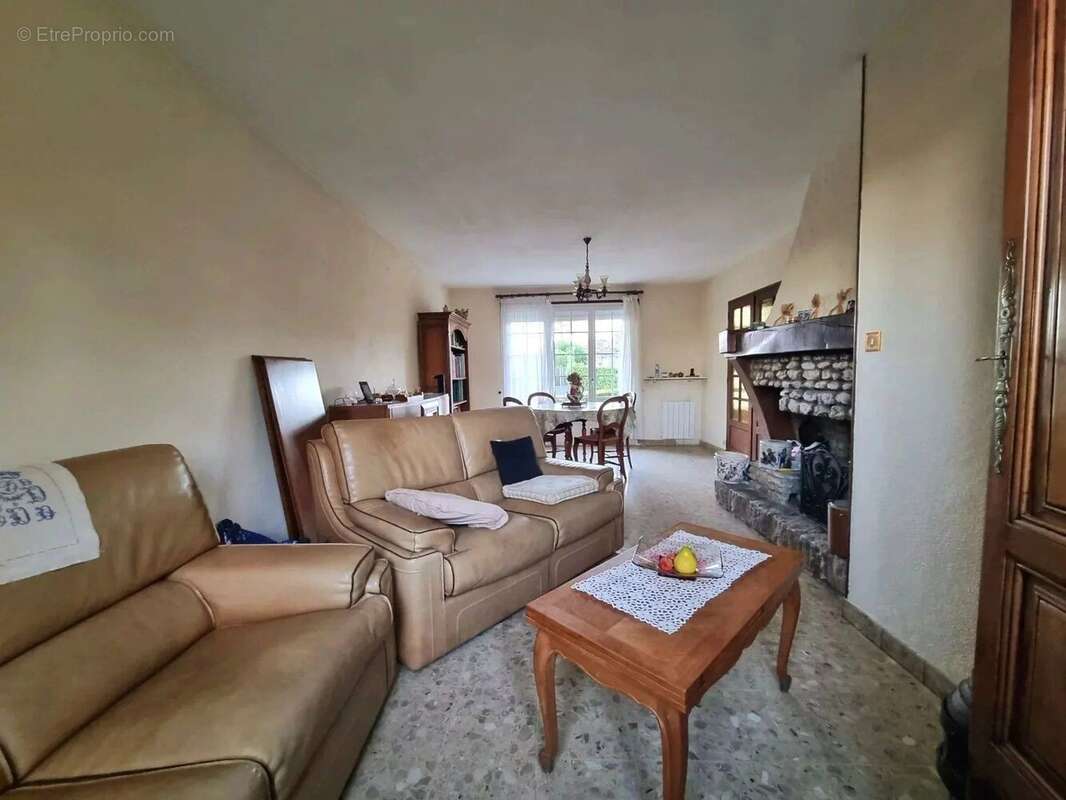 Maison à BEYNES