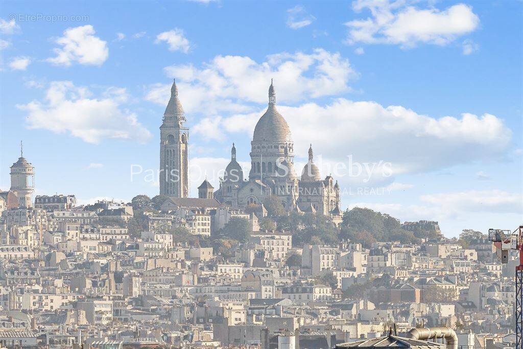 Appartement à PARIS-8E