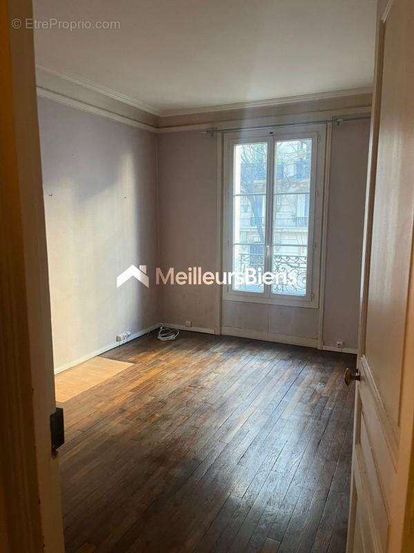 Appartement à PARIS-14E