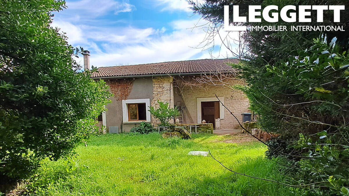 Maison à LONGRE