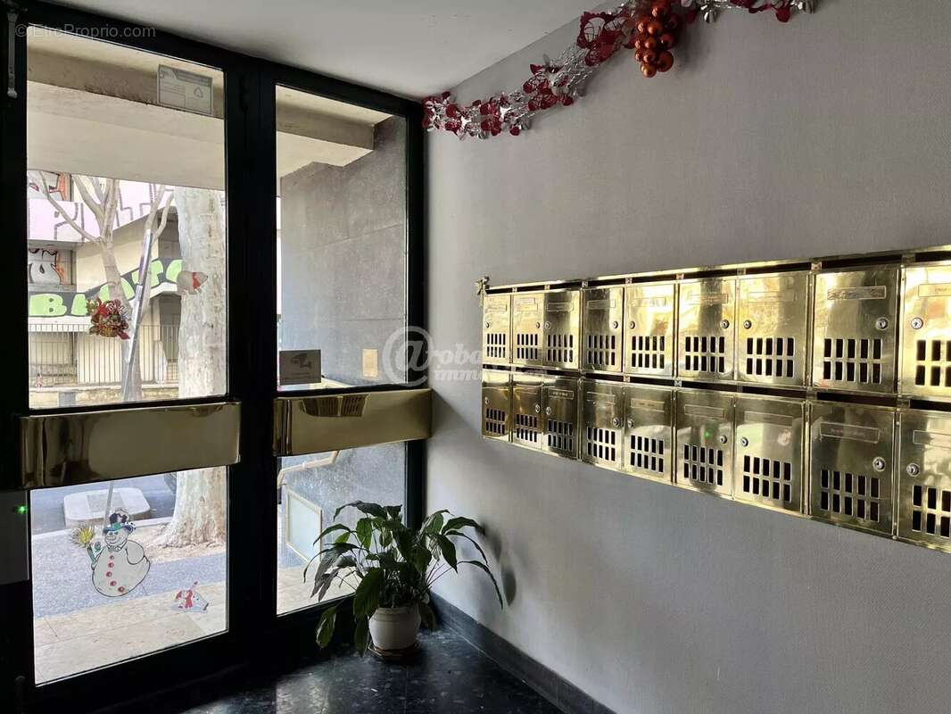 Appartement à MARSEILLE-5E