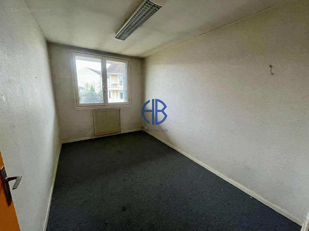 Maison 270m² à fort potentiel au coeur de La Tour-du-Pin - photo 13