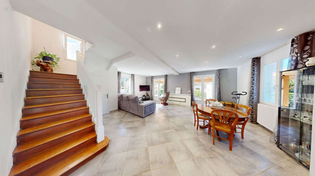 Maison à DOMENE