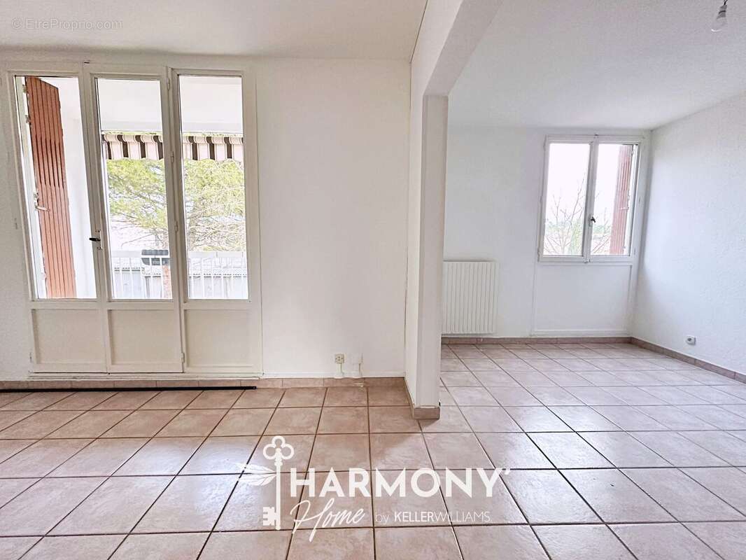 Appartement à VENELLES