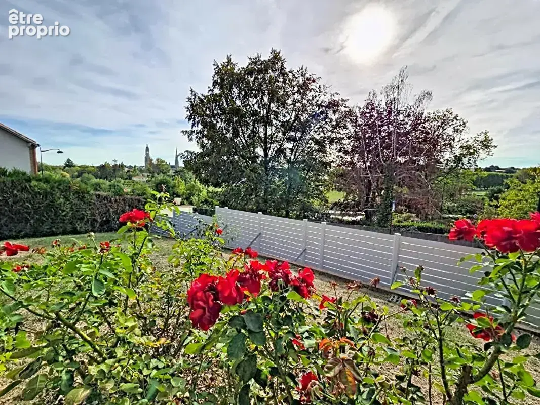 Maison Saint Laurent sur Sèvre 6 pièces avec T2 -178 m2 - photo 5