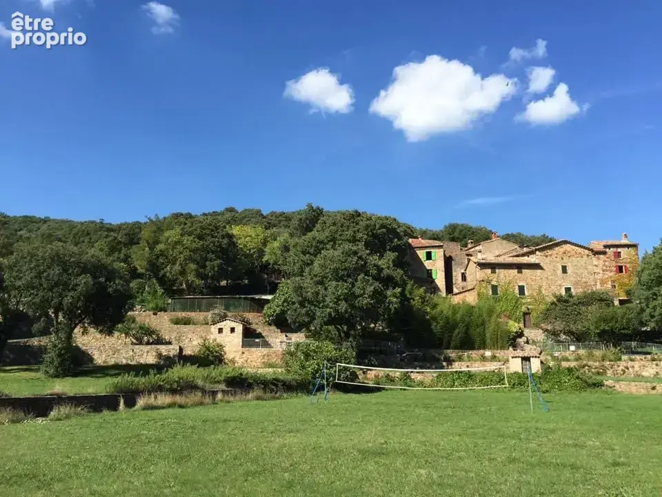 MAS DE 847 m2 sur 20 hectares. - photo 9