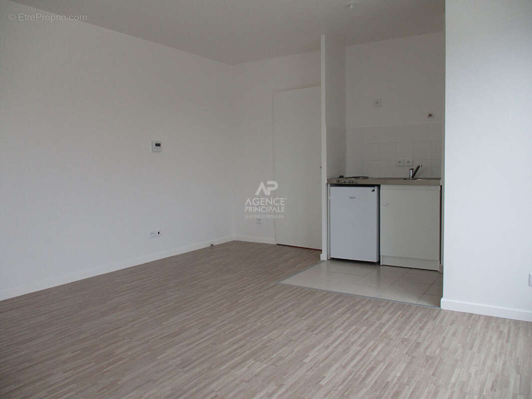 Studio à vendre à Saint-Ouen-l'Aumône - Dernier étage avec terrasse - photo 4