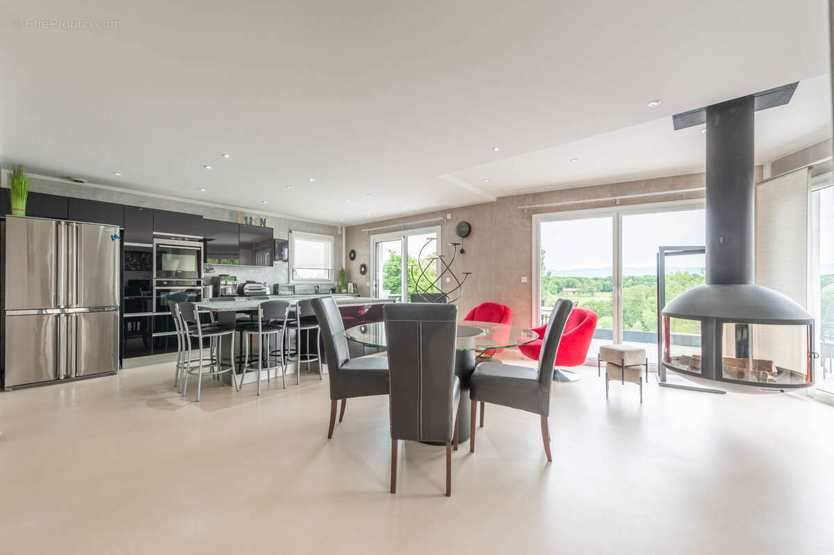 Maison à SAINT-CERGUES