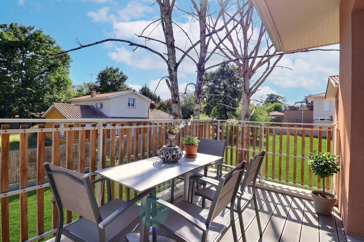 Appartement à CARBON-BLANC