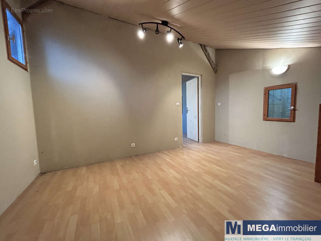 Autre à VITRY-LE-FRANCOIS