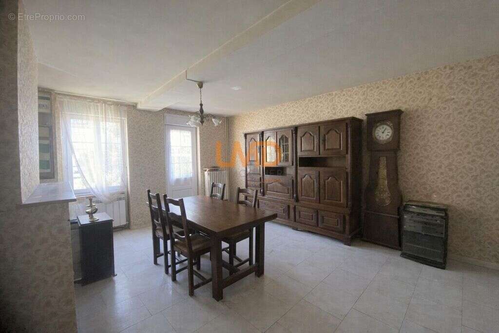 Maison à PEZOU