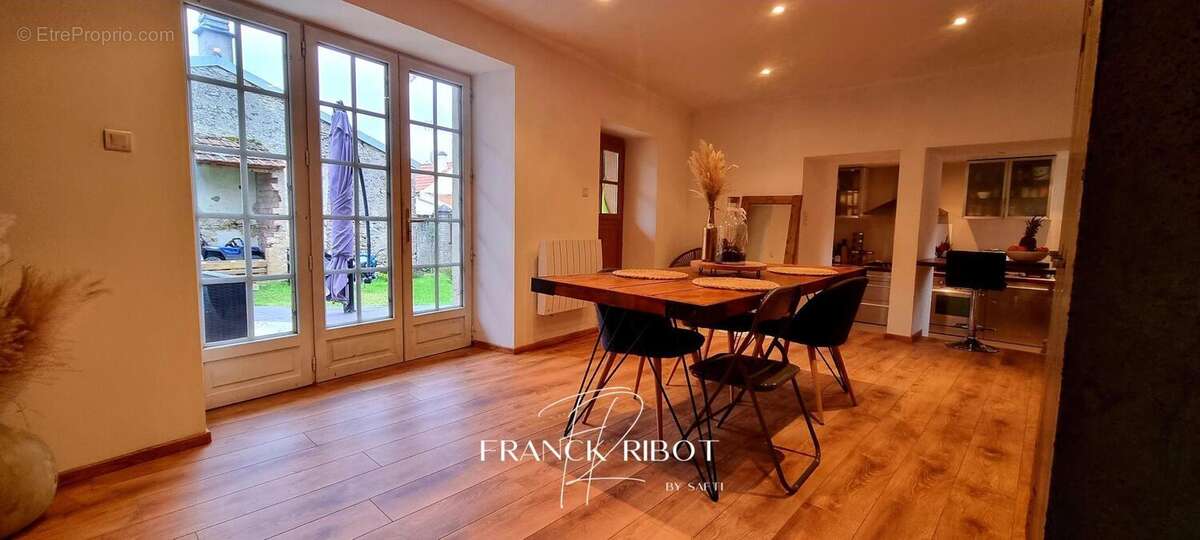 Photo 2 - Maison à AVALLON