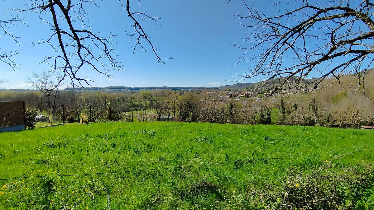 Terrain à MEYSSAC