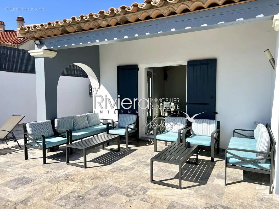 Maison à ROQUEBRUNE-SUR-ARGENS