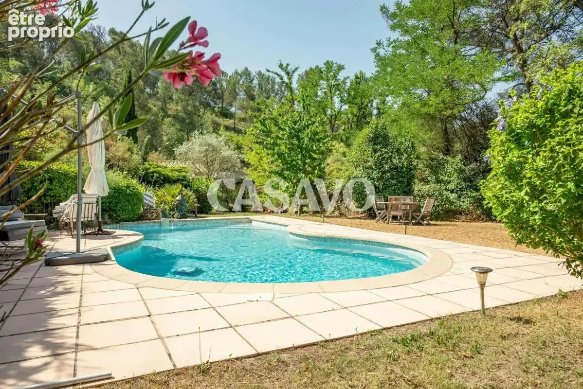 Vente Maison 7 pièces de 240m² - 13100 Saint-Marc-Jaumegarde - photo 4