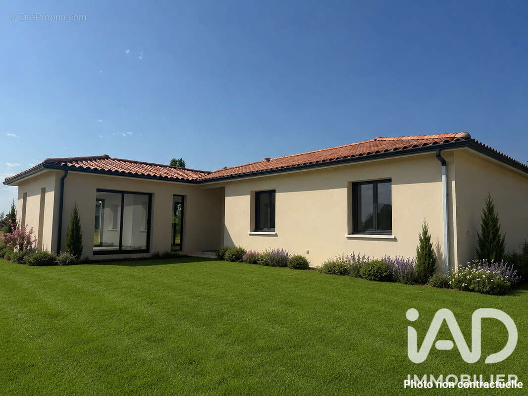 Maison 106 m² à Saint-Laurent-Des-Vignes  - photo 2