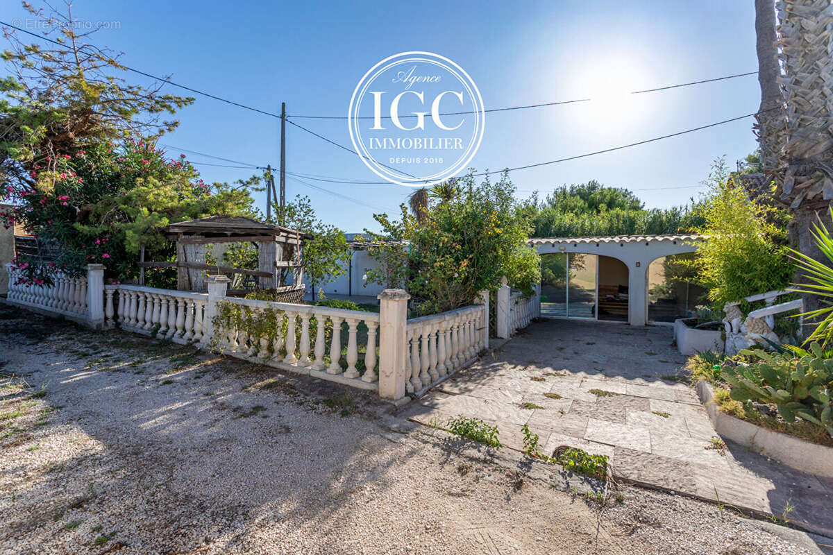 Maison à CHATEAUNEUF-LES-MARTIGUES