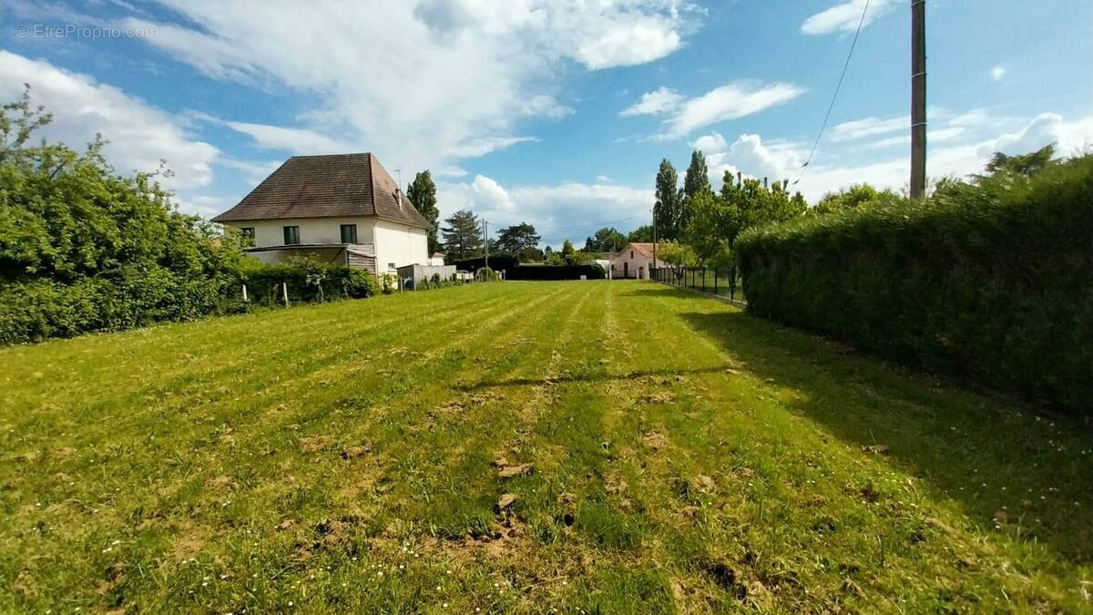 Terrain à MONTPON-MENESTEROL