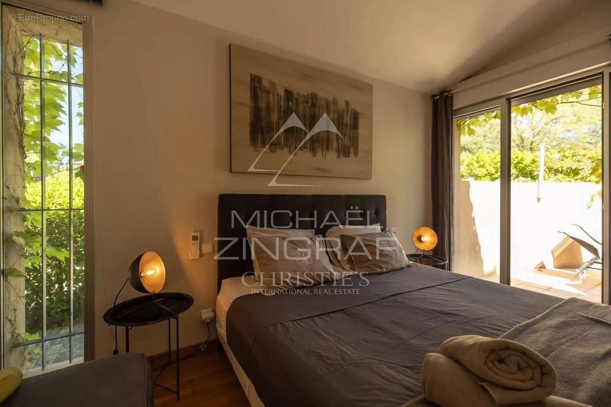 Maison à LA TOUR-D&#039;AIGUES