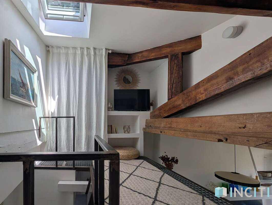 Appartement à PARIS-3E