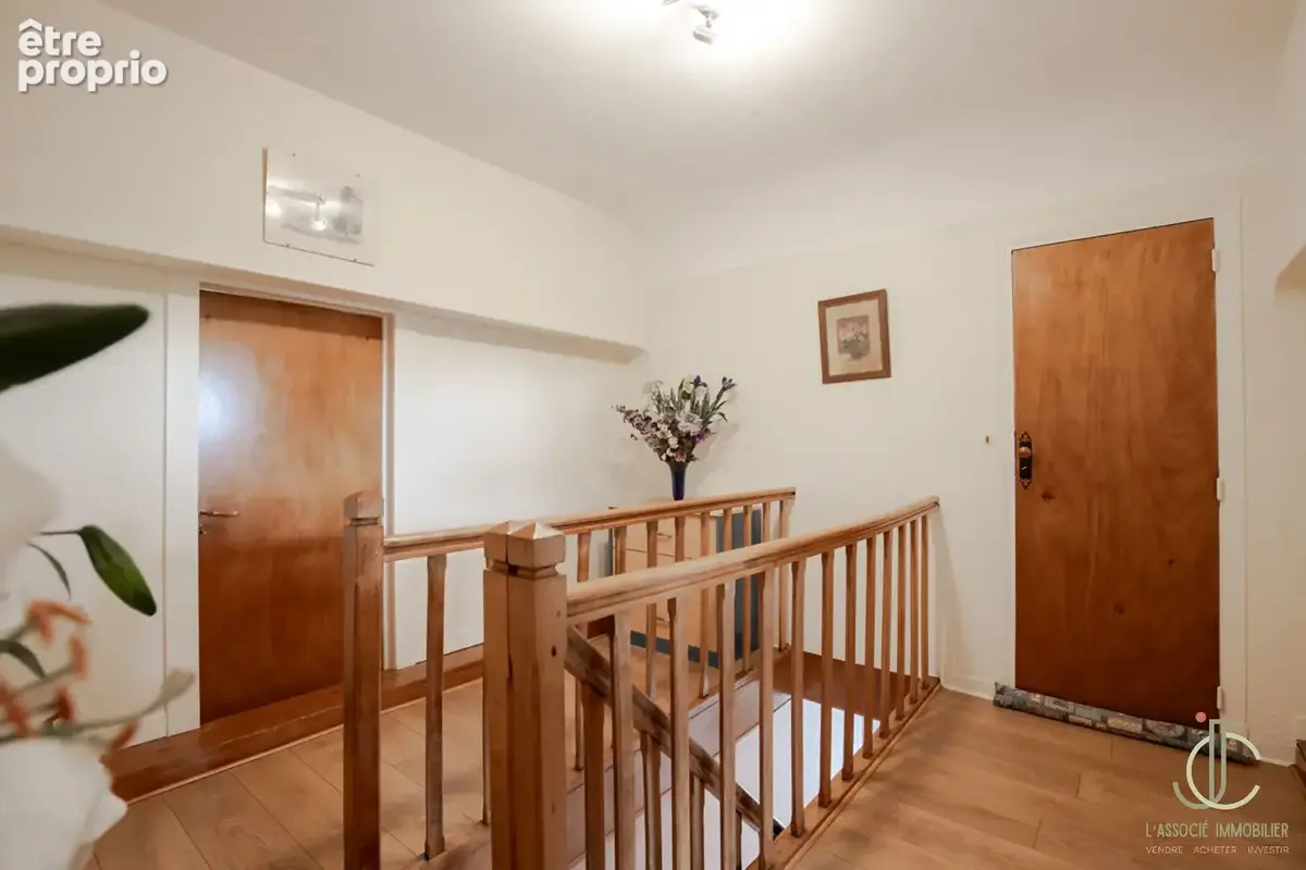 VITTEL VILLA / 5 chambres / 172m2 / Jardin et garage - photo 17